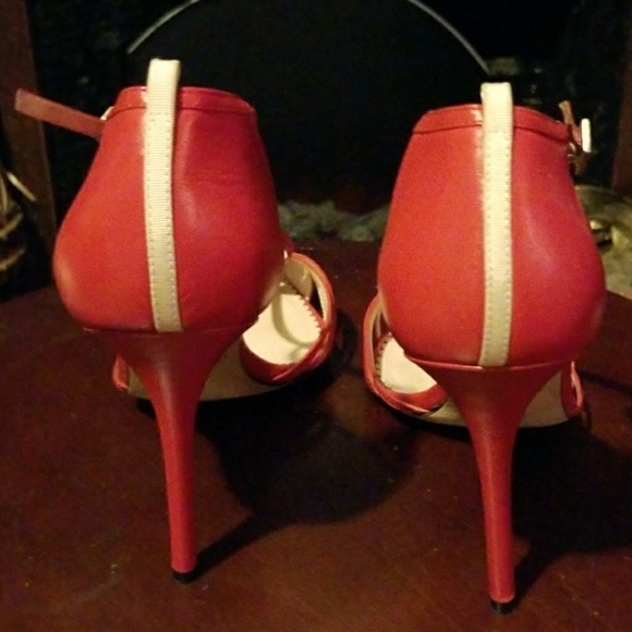 COPY - Sarah Jessica Parker Red Carrie T Strap Pu… - Picture 4 of 5